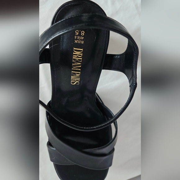 Black Chunk Heeled Women's Sandals - Picture 6 of 6